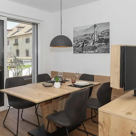 Justina 7 Apartment *